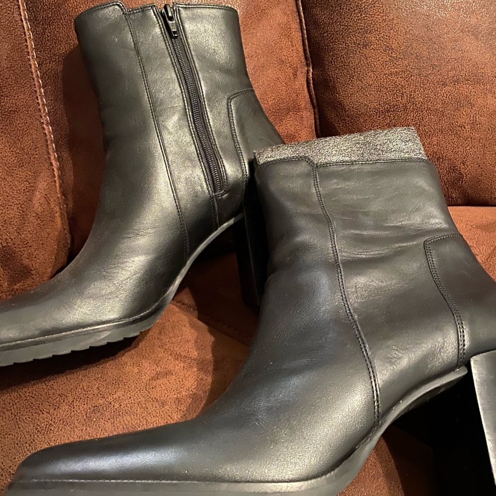 Women’s 8.5 ankle boots